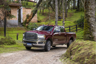 Nova Ram 3500 é a maior e mais tecnológica picape do Brasil