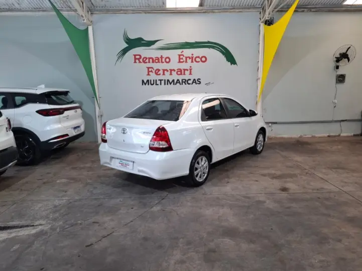 ETIOS 1.5 X Plus Sedan 16V