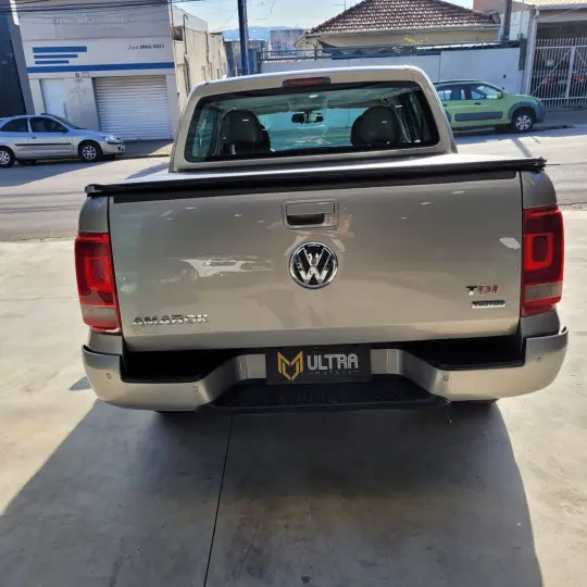 AMAROK Trendline CD 2.0 TDI 4X4 Dies Aut