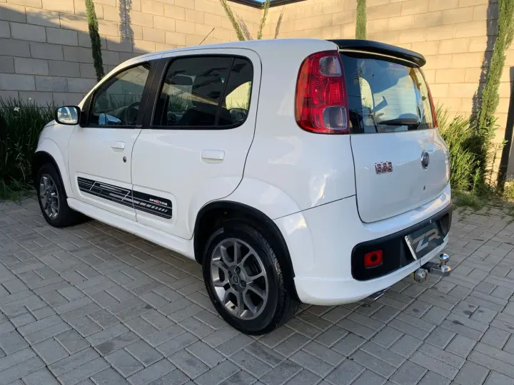 UNO 1.4 EVO SPORTING 8V FLEX 4P MANUAL