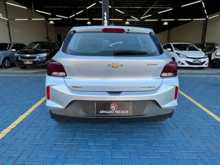 ONIX HATCH PREM. 1.0 12V TB Flex 5p Aut.