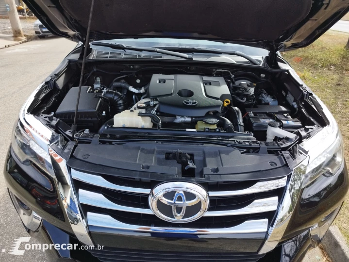 HILUX 2.8 SW4 4X4 8V