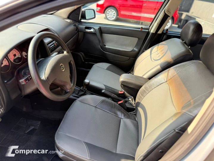 ASTRA 2.0 MPFI Advantage 8V