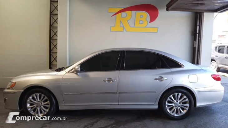 AZERA 3.3 MPFI GLS Sedan V6 24V