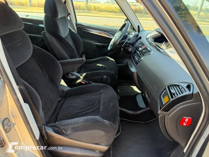 GRAND C4 2.0 I Picasso Exclusive 16V