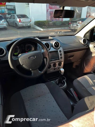 FIESTA 1.6 MPI Class Hatch 8V