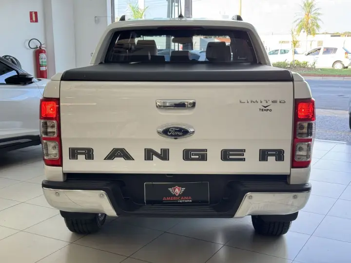 Ranger 3.2 20V CABINE DUPLA 4X4 LIMITED TURBO DIESEL AUTOMÁT