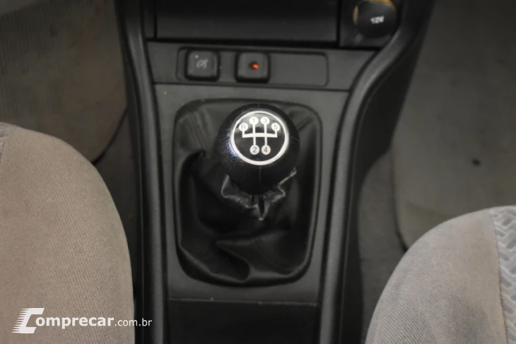 ASTRA 2.0 MPFI CD Sedan 8V