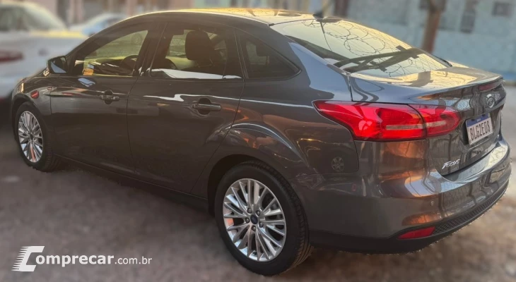 FOCUS 2.0 SE Fastback 16V