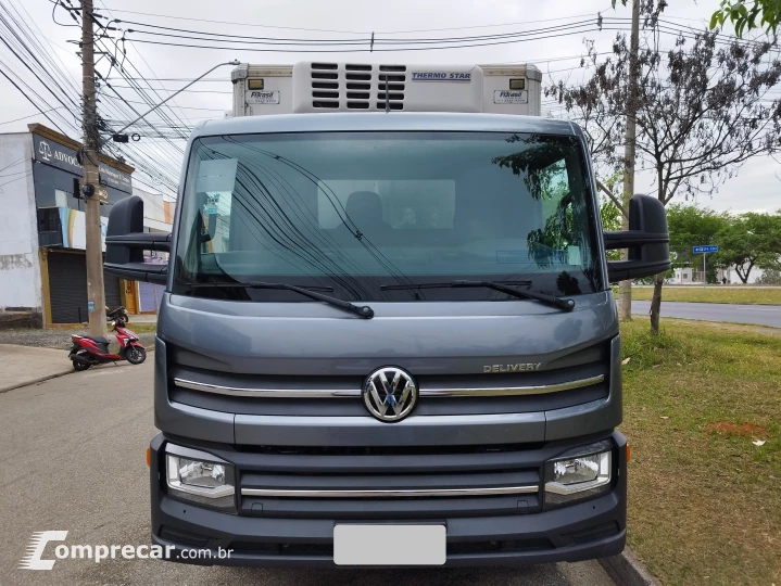 Delivery 9.170 + Baú Refrigerado