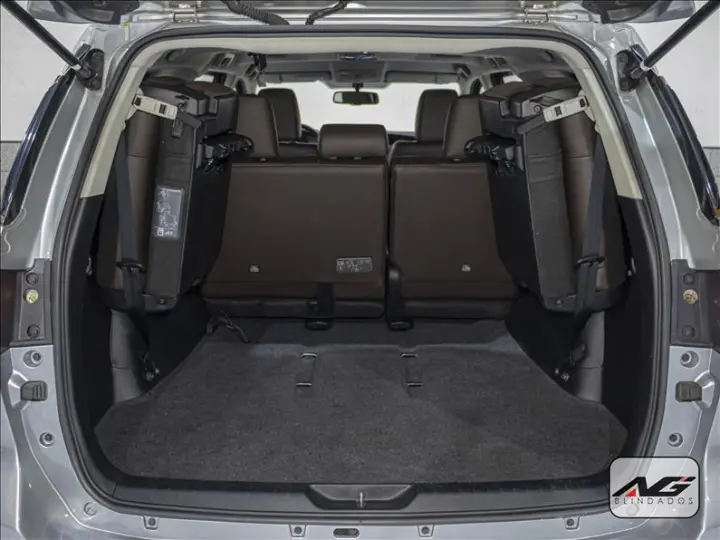 HILUX SW4 2.7 SRV 7 Lugares 4X2 16V