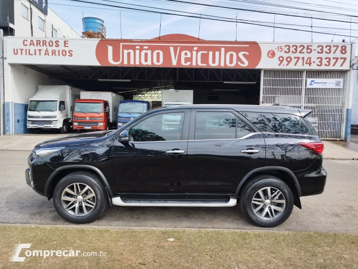 HILUX 2.8 SW4 4X4 8V