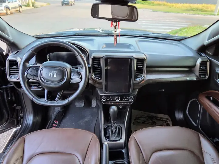 TORO 2.0 16V Turbo Ranch 4WD AT9