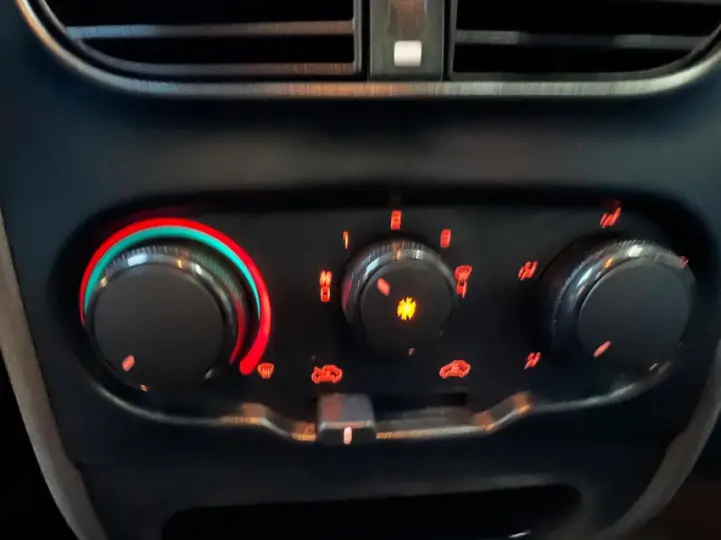 STRADA 1.4 MPI Hard Working CS 8V