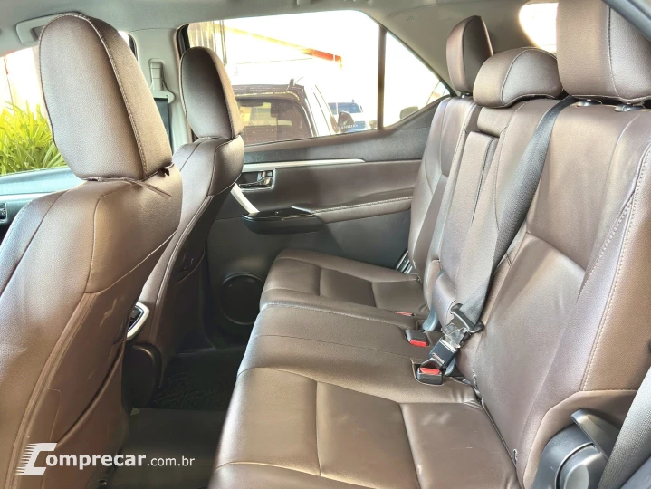 HILUX SW4 2.7 SRV 7 LUGARES 4X2 16V FLEX 4P AUTOMÁTICO