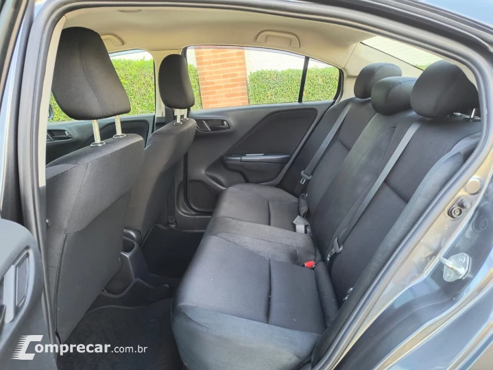 CITY 1.5 DX Sedan 16V