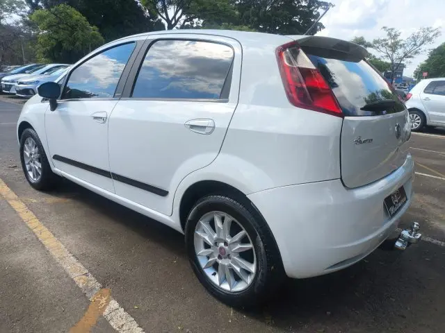 PUNTO - 1.6 ESSENCE 16V 4P MANUAL