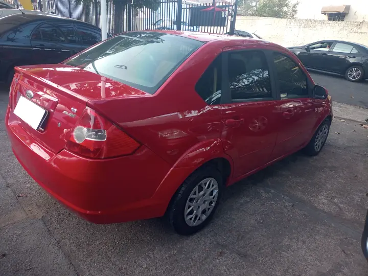 FIESTA 1.6 MPI Sedan 8V