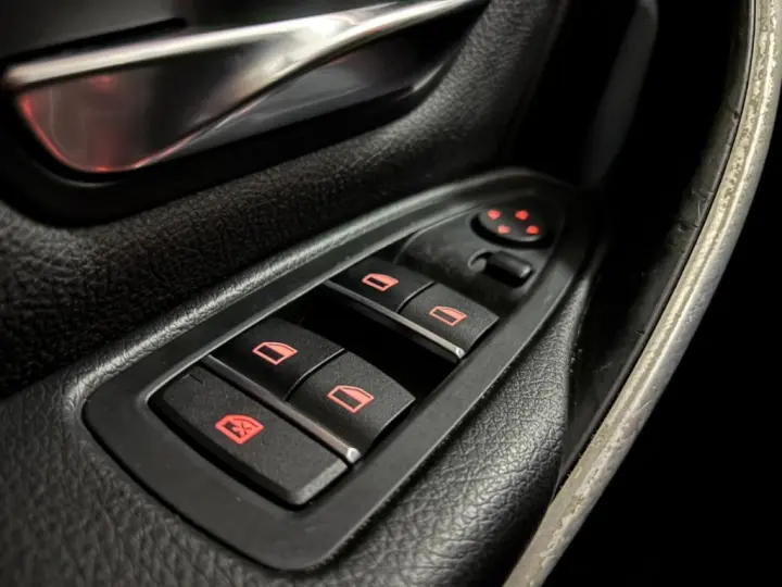 320i 2.0 SPORT GP 16V TURBO ACTIVE FLEX 4P AUTOMÁTICO