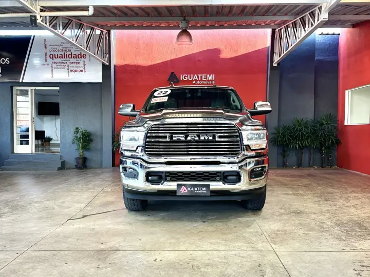 3500 6.7 I6 TURBO DIESEL LARAMIE CD 4X4 AUTOMÁTICO