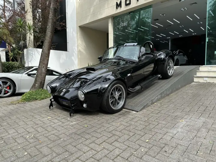 COBRA 5.0 V8 Réplica