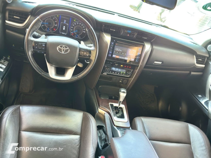 HILUX SW4 2.7 SRV 7 LUGARES 4X2 16V FLEX 4P AUTOMÁTICO