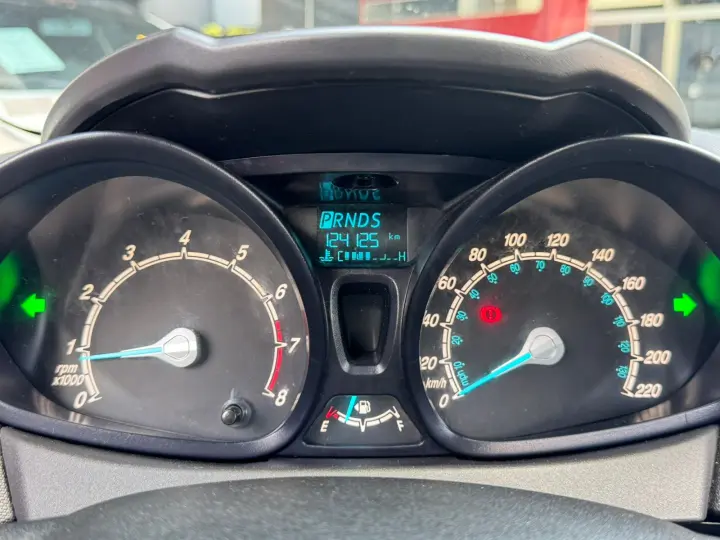 FIESTA 1.6 Titanium Hatch 16V