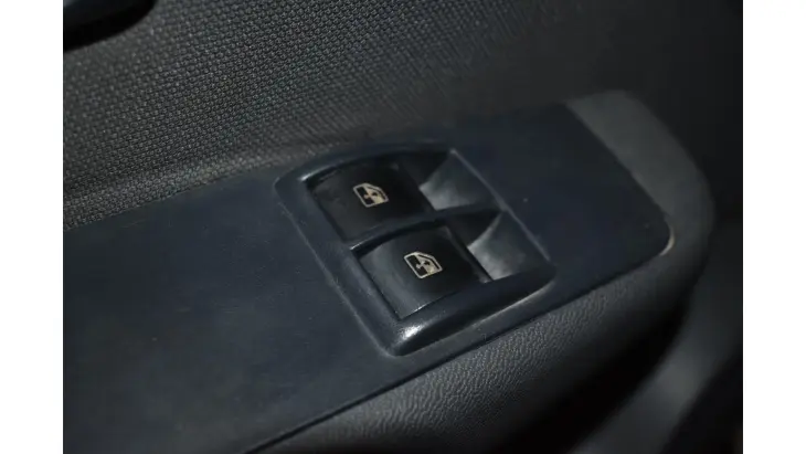 STRADA - 1.8 MPI ADVENTURE CD 8V 2P MANUAL