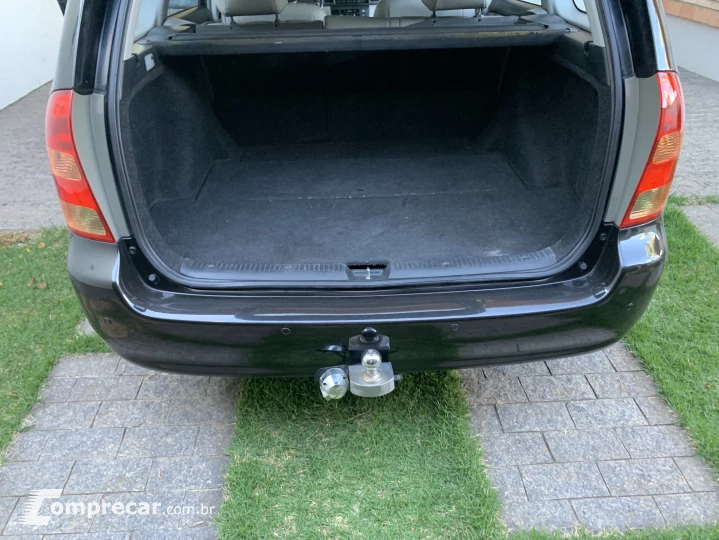 Corolla Fielder SW 1.8 XEi Automatico