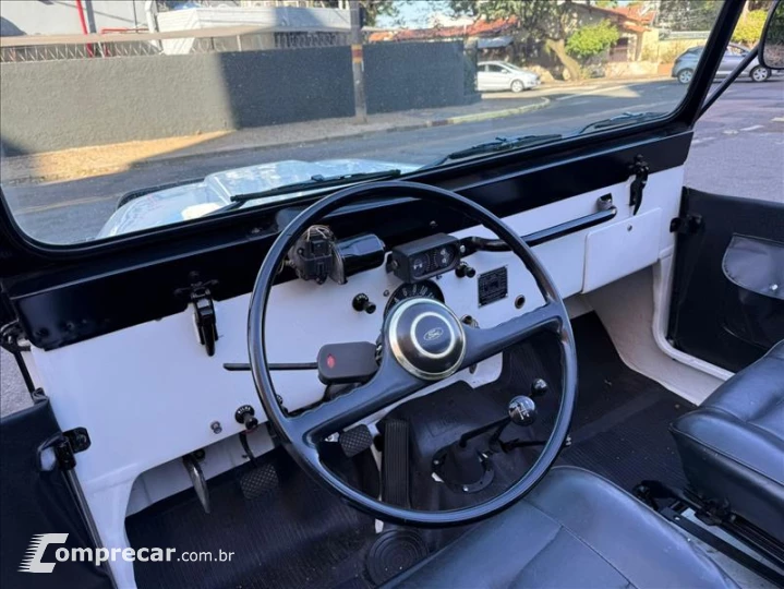 JEEP 2.6 6 Cilindros 12V