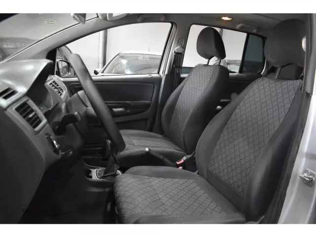 FOX - 1.0 MI TRENDLINE 8V 4P MANUAL