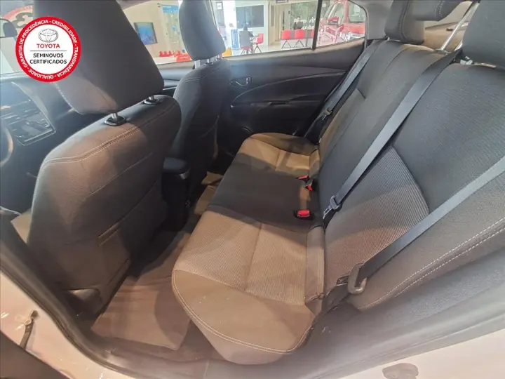 YARIS 1.5 16V FLEX SEDAN XL LIVE MULTIDRIVE