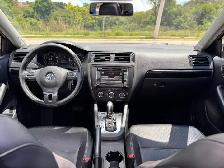 Jetta 2.0 Comfortline Tiptronic (Flex)