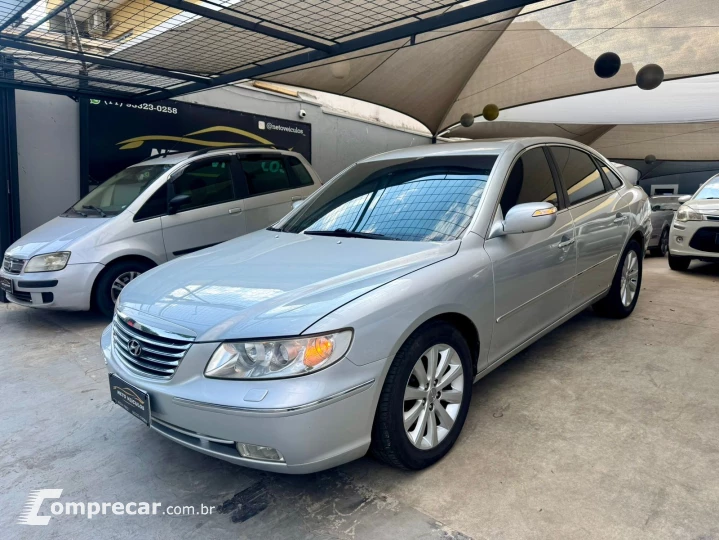 AZERA 3.3 MPFI GLS Sedan V6 24V