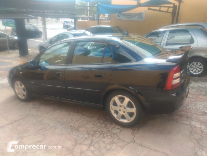 ASTRA 2.0 MPFI Elite Sedan 8V