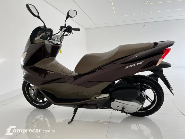 PCX 150 DLX