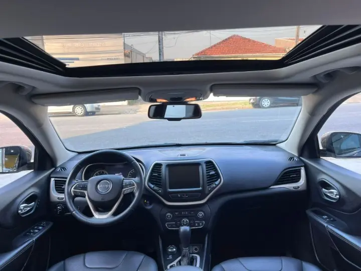 Cherokee Limited 3.2 4x4 V6 Aut.