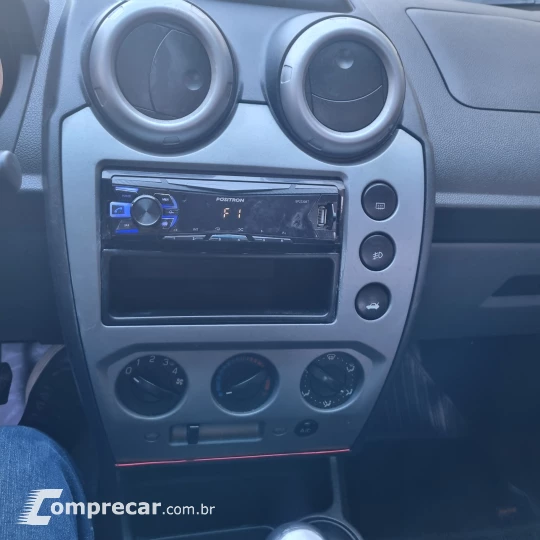 FIESTA 1.6 MPI Class Hatch 8V