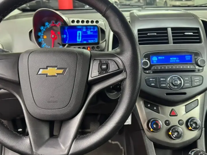 SONIC 1.6 LT 16V MANUAL