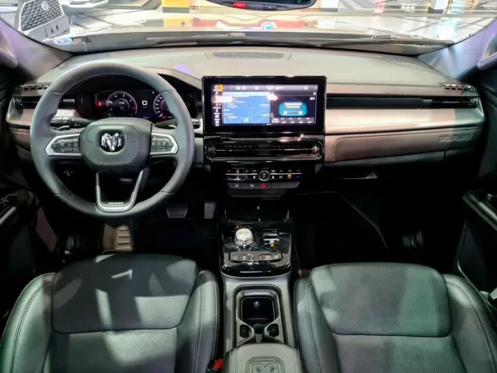 RAMPAGE REBEL 2.0 TB CD 4X4 DIESEL AUT.