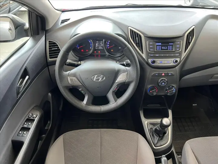 HB20S 1.0 COMFORT PLUS 12V FLEX 4P MANUAL