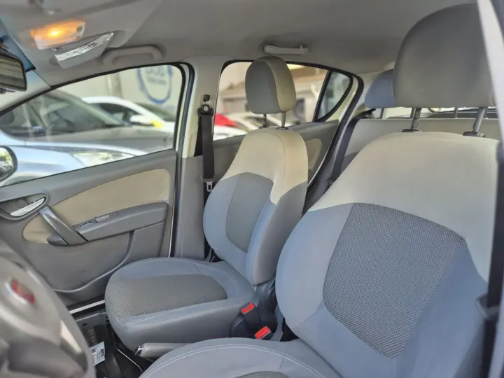 Palio ESSENCE Dualogic 1.6 Flex 16V 5p