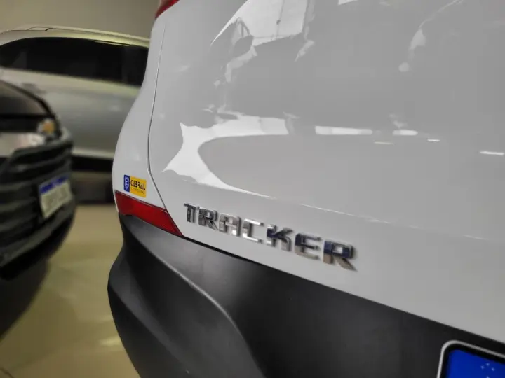 TRACKER LT 1.0 Turbo 12V Flex Aut.