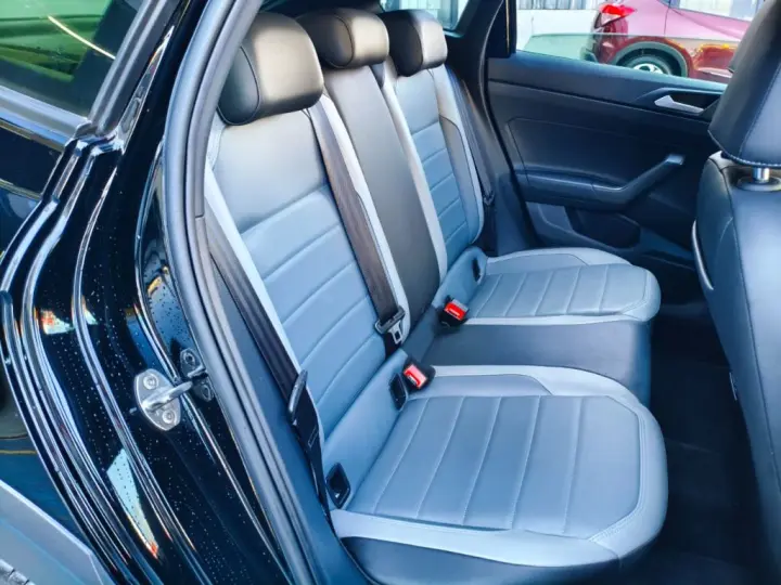 Nivus Highline 1.0 200 TSI Flex Aut.