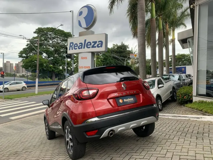 CAPTUR Intense Bose 1.6 16V Flex 5p Aut.