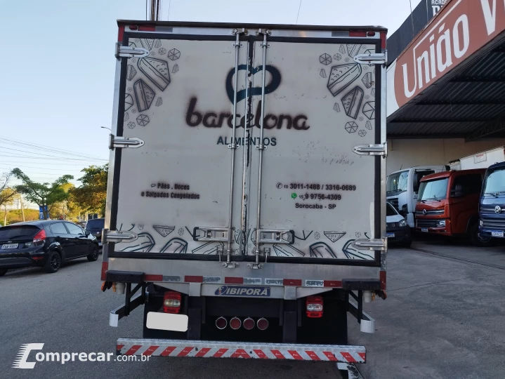 Delivery 10.160 + Baú Refrigerado