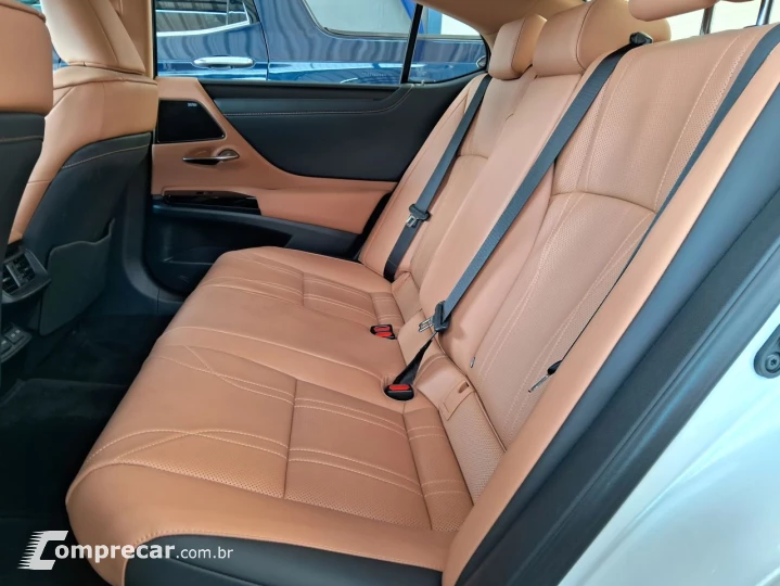 ES 300 H 2.5 16V 4P LUXURY HÍBRIDO AUTOMÁTICO CVT