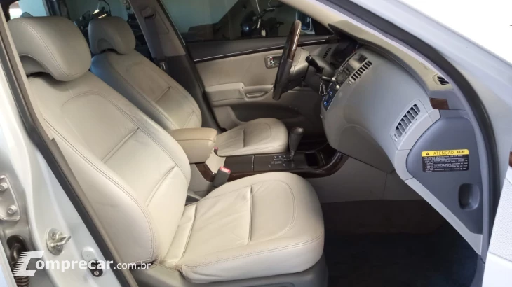 AZERA 3.3 MPFI GLS Sedan V6 24V