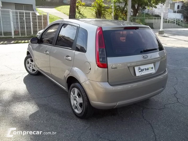 FIESTA 1.6 MPI Class Hatch 8V