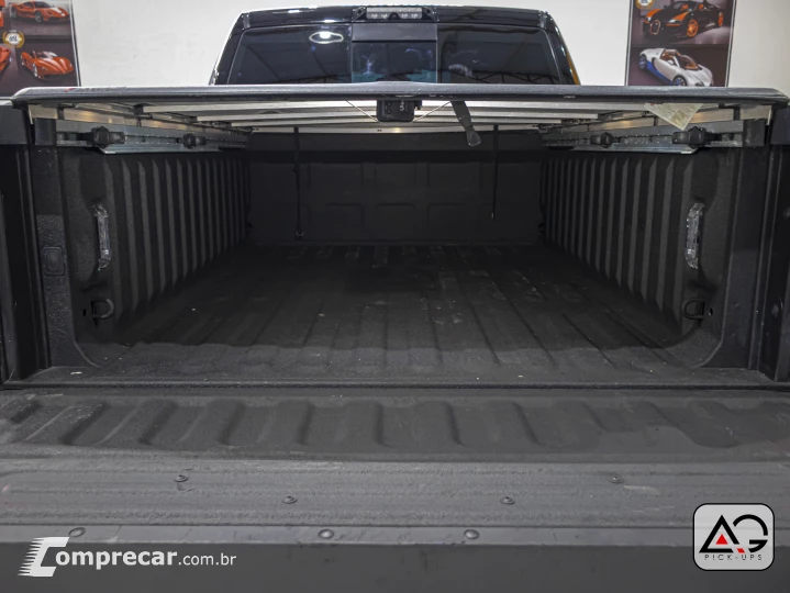 2500 6.7 I6 Turbo Laramie Night Edition CD 4X4